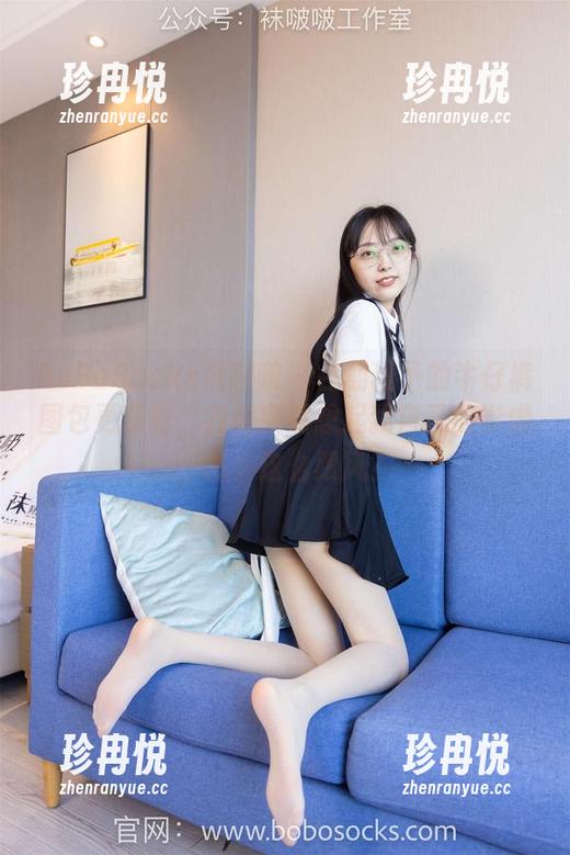 BoBoSocks袜啵啵 - 在翻稚予的牛仔裤图包更新时，我竟突然想起我自己的影像，怎么这么跟风？