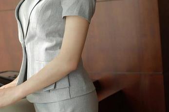 MFStar模范学院 – 看，小奶瓶呜呜带着无圣光的娇柔欲滴，套图里的软妹子让人忍不住想多看几眼。