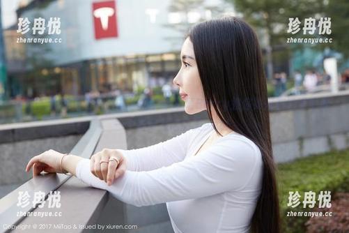 MiiTao蜜桃社 - 私拍图包：小草莓Berry教你如何在日常中做一个随时随地的美少女！