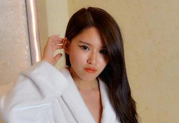 PANS – 这次真的是福利，韩美轩图集里的女友设定太赞了！