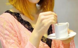 PANS写真 – 试试这种风格，露露的白裙写真像在跟我窃窃私语
