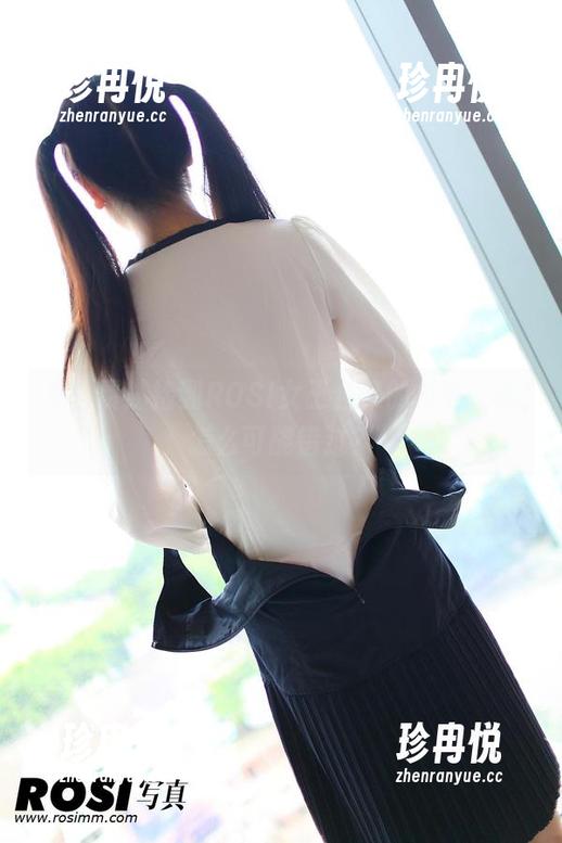 免！费！捡到ROSI女王合集的机会，我怎么可能错过？