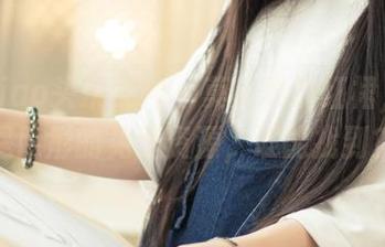 TouTiao头条女神 – 莫小希的红裙，似乎是隐形的免费资源，谁能找到？