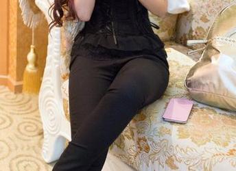TuiGirl推女郎 – 下载警报！王依萌的美图让你心里痒痒的！
