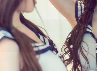 UGirls尤果网 – 没见过的旅拍，周心情终于拿出不一样的美图