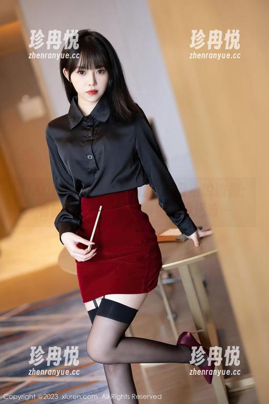XIAOYU语画界-程开心 XIAOYU语画界 - 当我看程开心的瑜伽:有时候我觉得这比做俯卧撑还难…