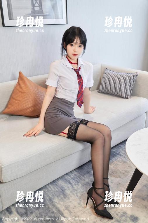Xiuren秀人网-一颗甜蛋黄a Xiuren秀人网 - 图包里每一帧都像是一道菜,看一颗甜蛋黄a穿着红裙,真让人觉得“可可爱爱”!