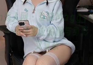 Xiuren秀人网 – 夏晓Maggy连体衣美图合集——不可思议的腿与身影，简单却又复杂