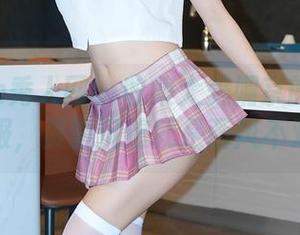 Xiuren秀人网 – 收集大美媚京的每一套制服，资源沉迷就是画风不对！