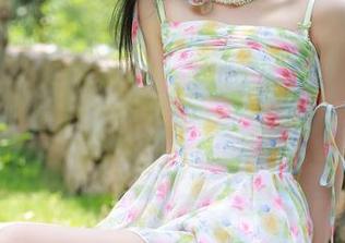 Xiuren秀人网 – 奈奈Fox的定制女仆图集：当日常变成了一种风格？可，我一定是个路过的喵。