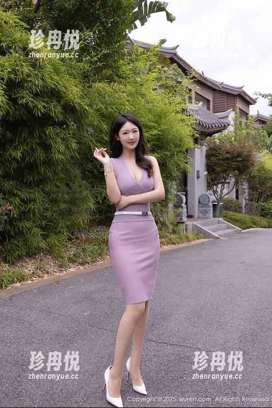 Xiuren秀人网 - 小Kiki的女友最新套图：你确定她是个博主，而不是魔法师吗？