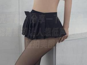 YouMi尤蜜荟 – 分享一下，这是一组黑丝黑到不能再黑却让人想低声尖叫的周于希旅拍美图！