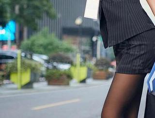 YouMi尤蜜荟 – 李承美在线写真：在这荒野里，仙踪和尴尬各占一半。