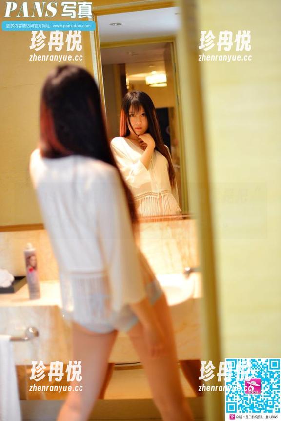 pans - 娃娃的美图与写真，明显是把“女友”的标准提高了几个档次。