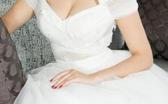 克拉女神 – 泳池透视：芝月免费图包带你畅游水底秘境！