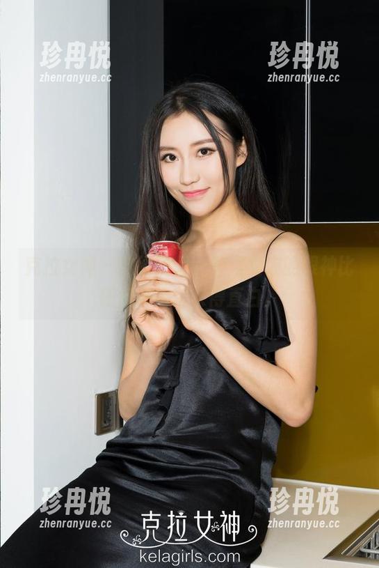 克拉女神 - 这图片里，钟淇女友的眼神比任何表情都来得直白。