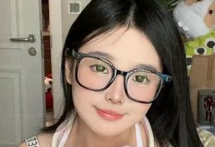 微密圈 – 把卡通百科老王的黑丝玉足珍藏，高清图册，你不会后悔。