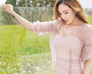 嗲囡囡 – 欣欣Rubybaby与连体衣的私密对话，原图中的作品竟如此挑逗人心。