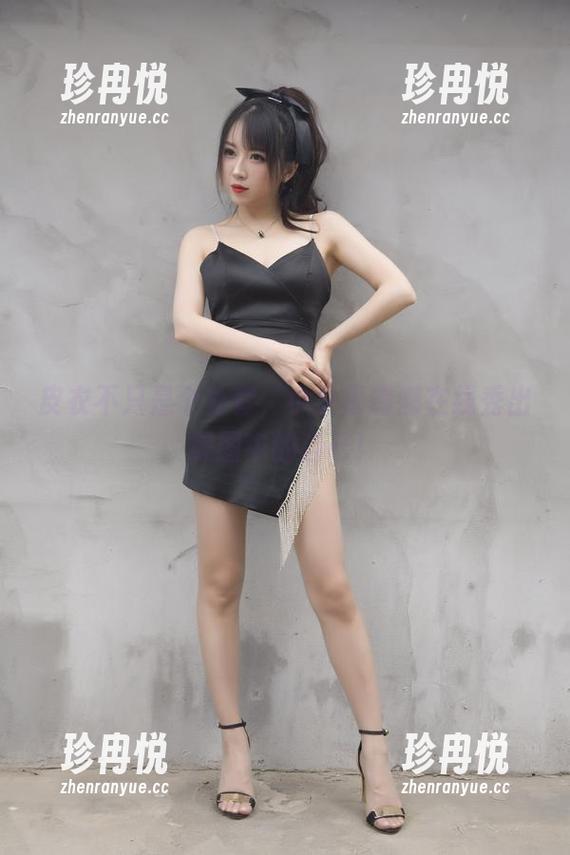 皮衣不只是个外套，小女巫露娜在线秀出美图中的自己！