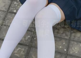 少女秩序 – 晞可的奶牛：原图里有些奇怪的默契