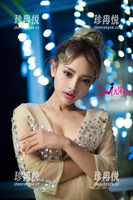尤果网-果果 尤果网 - 果果的清纯写真福利,心里那个小火花还在跳呢。