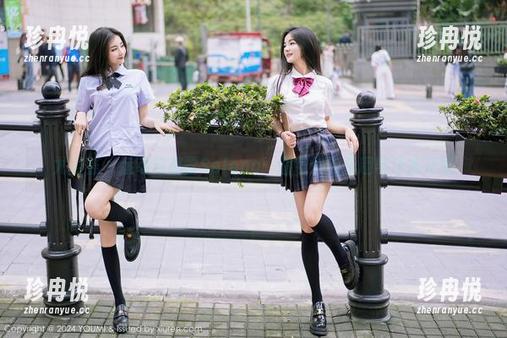 尤蜜荟 - 运动与娜露Selena：图包里的乐趣与汗水交织