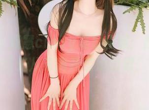 尤蜜荟 – 筱慧cindy美足收藏：我发现我的目光从未离开过她的脚！？