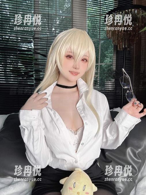 翻看屿鱼的妹妹写真，变化莫测的视角总能让我愣住。