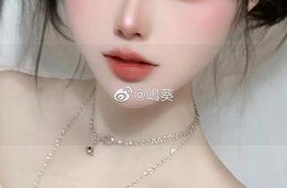 嶋葵：私房写真中的学姐，在风中摇曳的笔记本