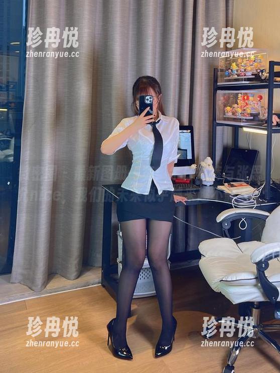 微密圈 - 最新图册一览：牛仔短裤与张思允nice，我们的未来似乎越来越不靠谱。