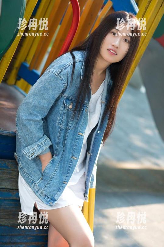 推女郎-李丽莎 推女郎 - 李丽莎的黑白之旅:原图里的别样风景