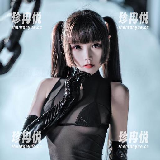 星野咪兔的原图发散：这个裸足竟然给人一种悠闲的错觉。