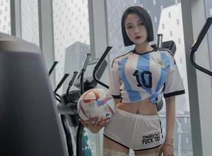 微密圈 – 果儿Victoria的泳衣私拍：到底是泳衣好看，还是她好看？