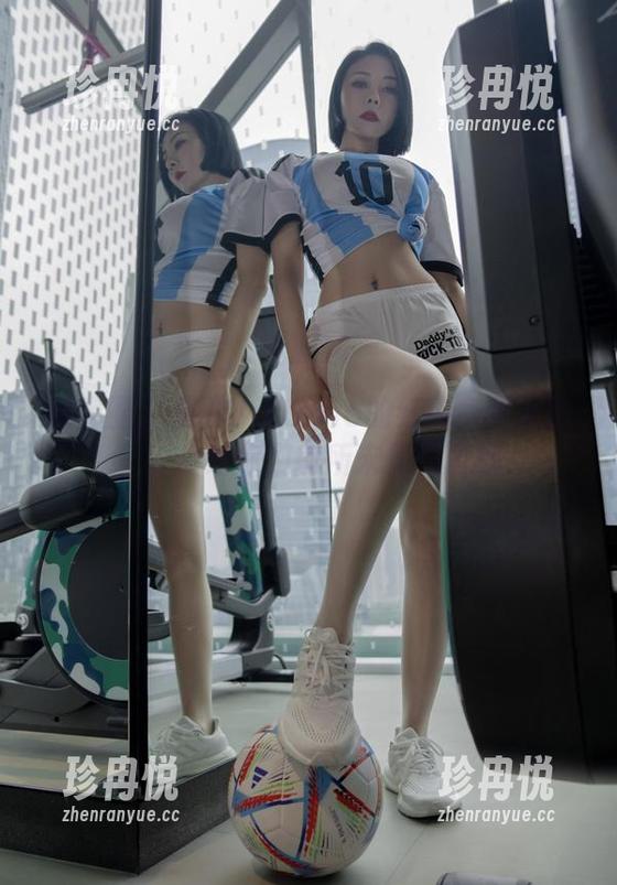 微密圈 - 果儿Victoria的红底高跟美图，分享给你们前所未见的风格