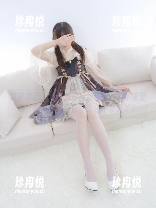 森萝财团 - 依依携肉丝百稻小红裙华丽登场，您墙上的高清壁纸会不会嫉妒？