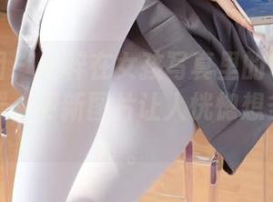 森萝财团 – 小梓在女孩写真里的每一款都是大杀器，更新图片让人恍惚想多看几遍。