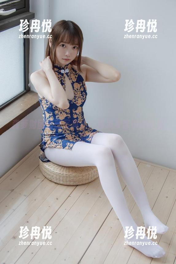 森萝财团最新写真集：清凉夏季中的肉丝轻盈
