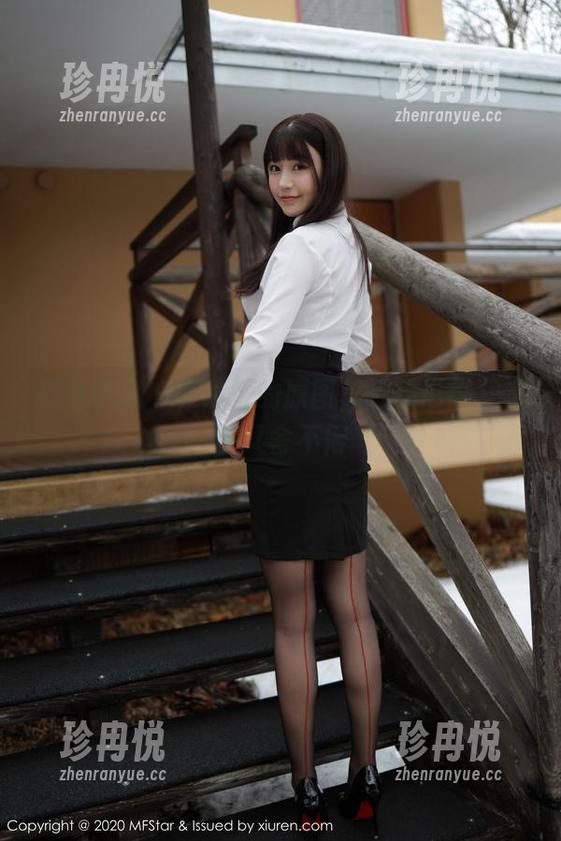 模范学院-艾静香 模范学院 - 艾静香的原图,御姐形象又想要又舍不得