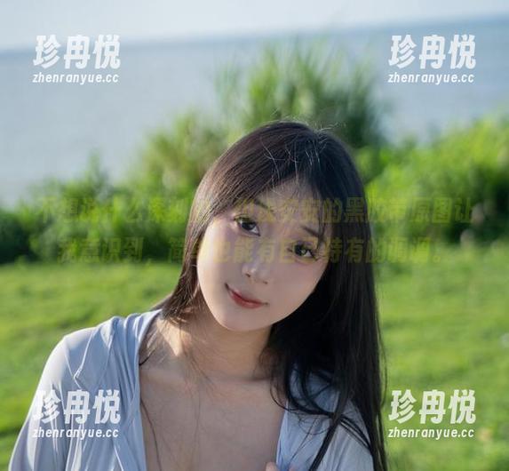 浅安安 不想说什么深刻的,但浅安安的黑胶带原图让我意识到,简单也能有自己特有的调调。