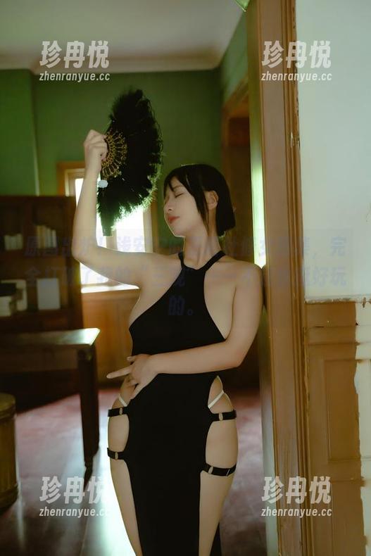 原图出炉！浅安安的歪萌社修女图集，完全打破了我的“三观”——不过也挺好玩的。