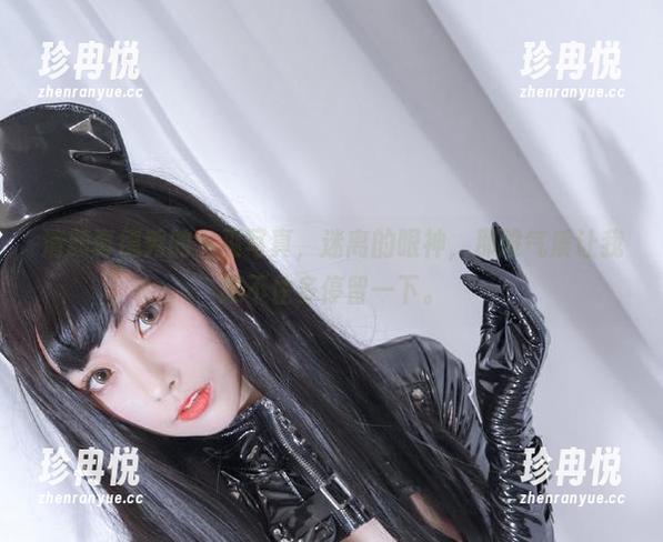 清颜真德秀的女巫写真，迷离的眼神，那股气质让我忍不住多停留一下。