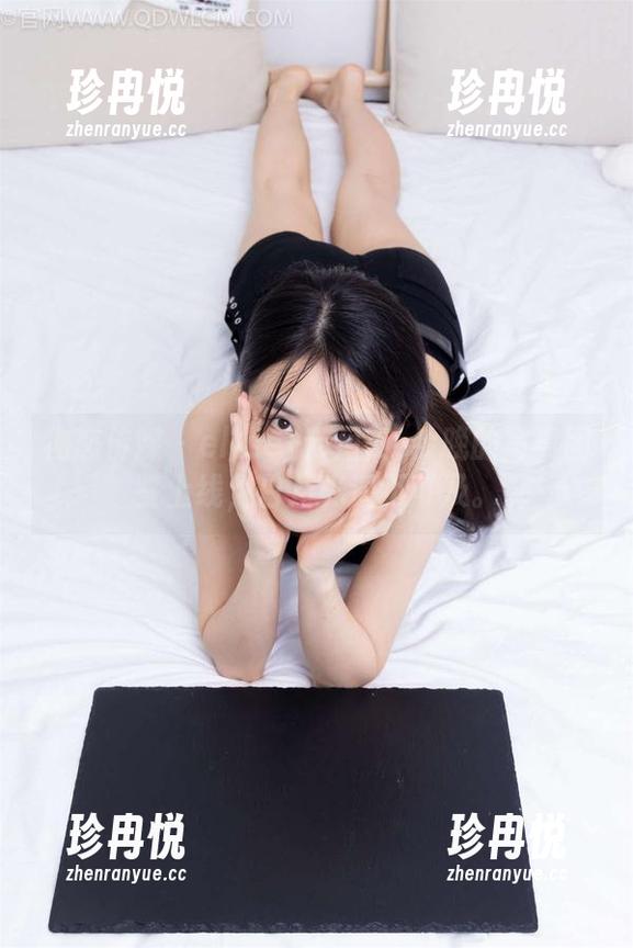 物恋传媒 - elise+云月夜=今晚的写真图鉴上线，白月光遥不可及。