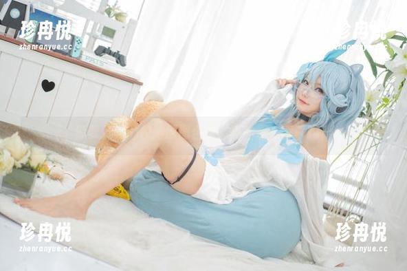 狐萝卜呦的校服原图合集，真的那么乖乖吗？