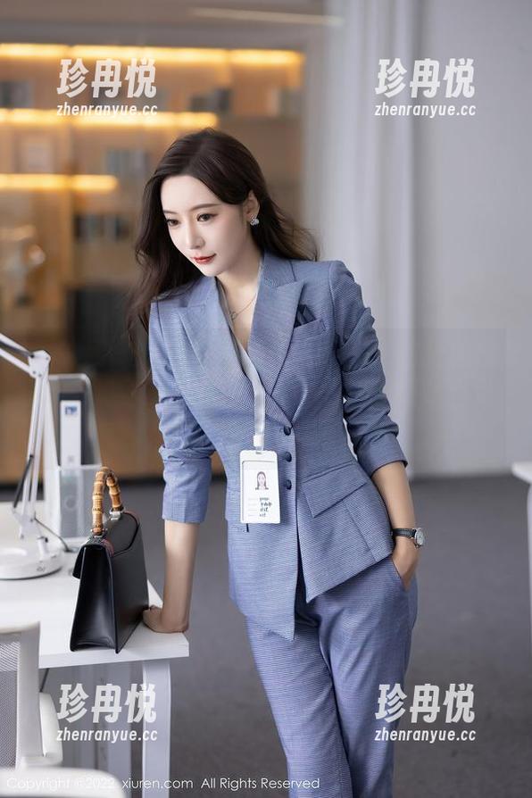秀人网-tina_甜仔 秀人网 - 报到!在线目击tina_甜仔的水手服作品,猜猜她今天会把哪个海螺当做发圈?