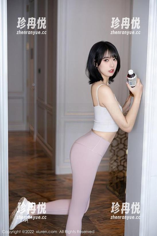 秀人网 - 一袭修女装，柒喜小baby的写真集带你反思信仰与迷惑：下载开启！