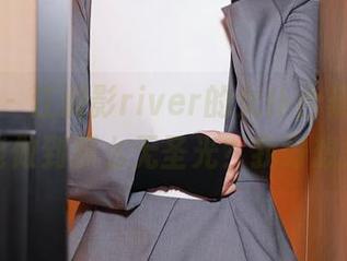秀人网 – 江淑影river的女仆合集里，怎么才能做到那么无圣光？我好想知道！