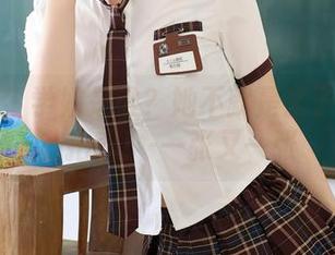 秀人网 – 学姐是谁？她不就是玄子的随性私拍嘛！-一张又一张