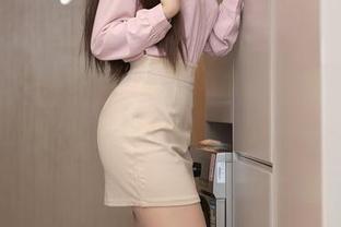 秀人网 – 瑞瑞ruirui的套装写真：穿搭还得能在镜头前走一走！