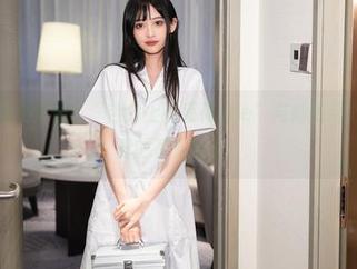 秀人网 – 精选套图，“舌尖上的菊花ace”与她的甜心，一场味觉的视觉冲击！