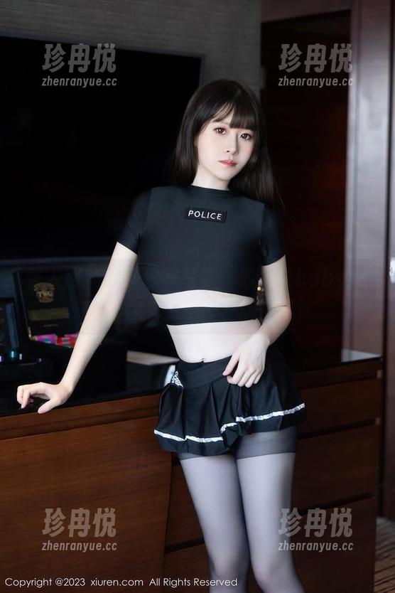秀人网 - 免费泳衣写真：苏小曼babyface让你看到不一样的心机！